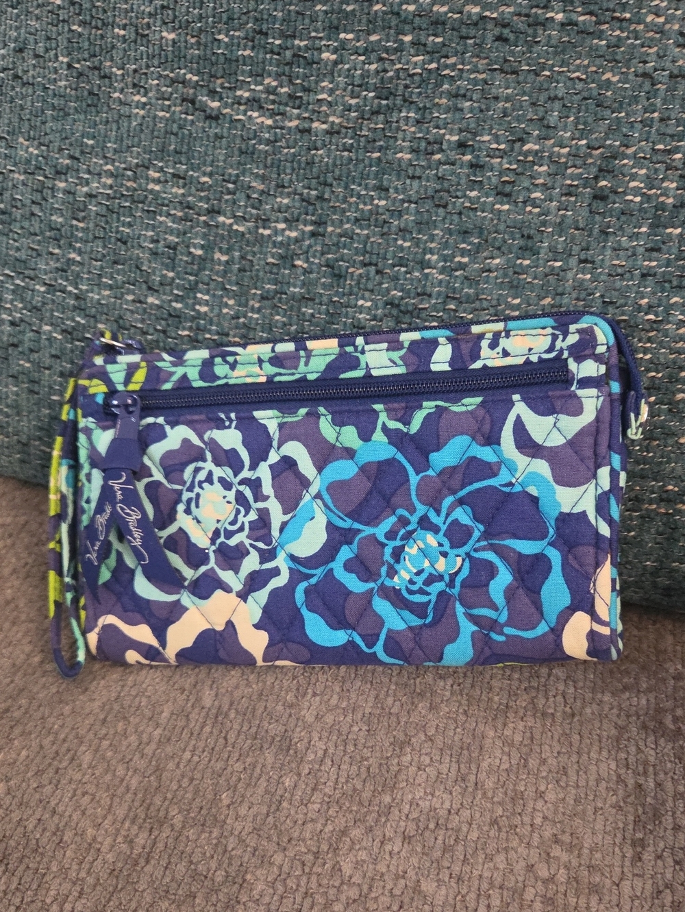 Vera Bradley Katalina Blues Zip Around Accordion Wallet Wristlet